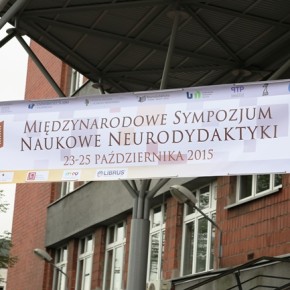 23 października 2015 roku na Wydziale Biologii i Ochrony Środowiska Uniwersytetu Śląskiego rozpoczęło się I Międzynarodowe Sympozjum Naukowe Neurodydaktyki.