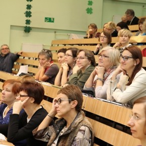 …skierowane jest do nauczycieli, pedagogów, psychologów…